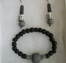 Load image into Gallery viewer, Modern Times Black Earrings
